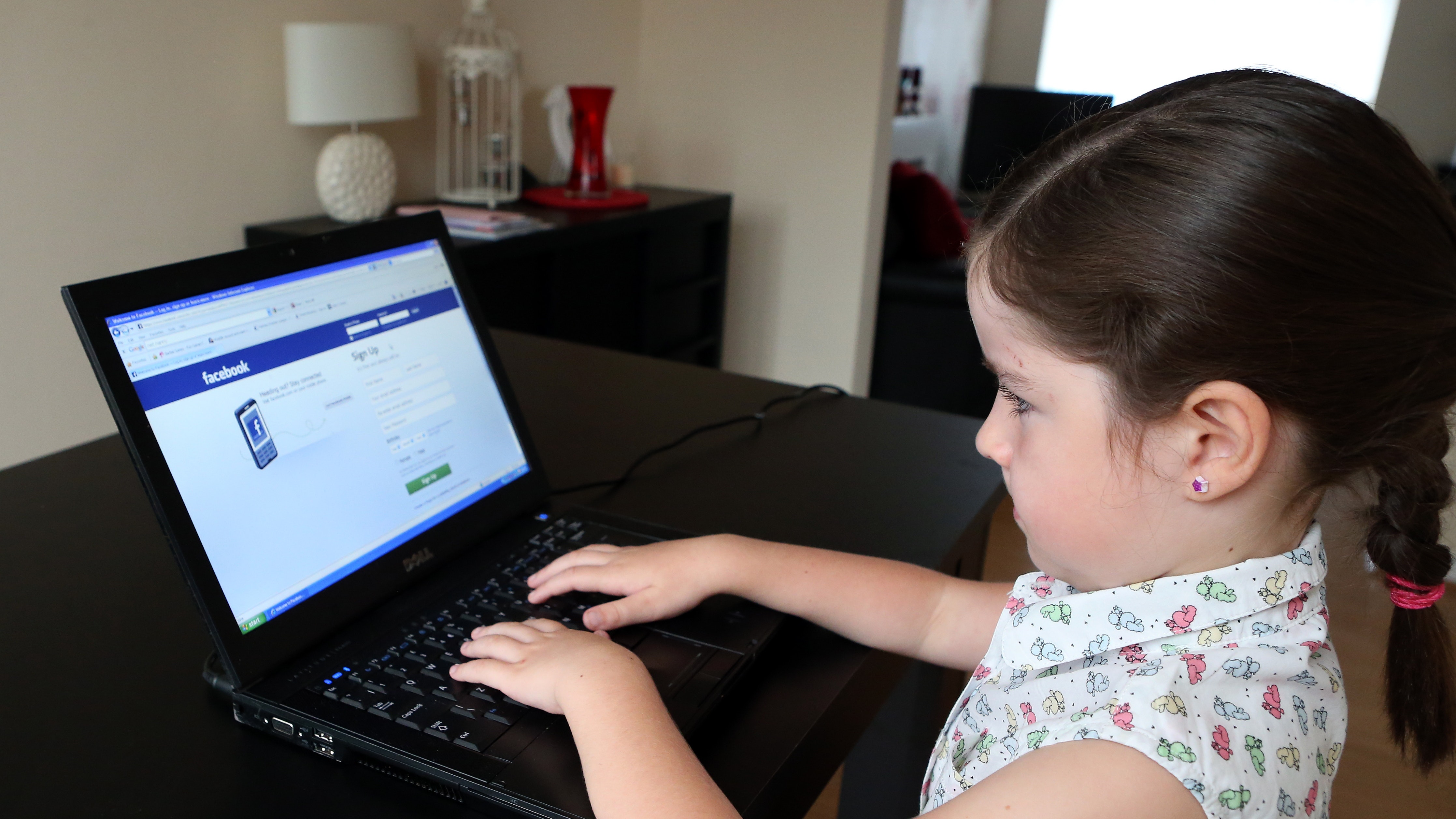 Experts Say Facebook Should Get Rid Of It's App For Kids