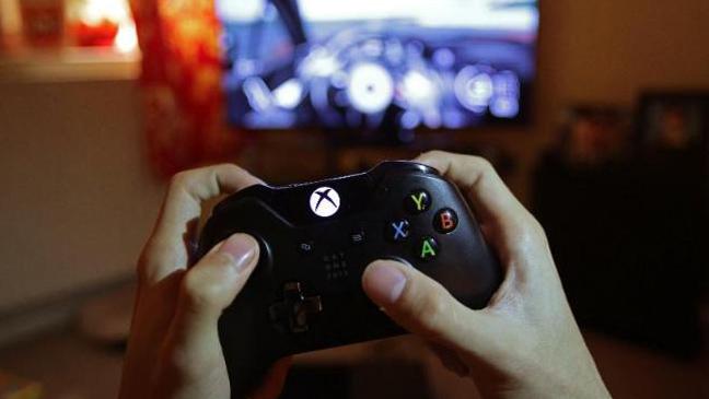 how to play games on microsoft edge xbox one