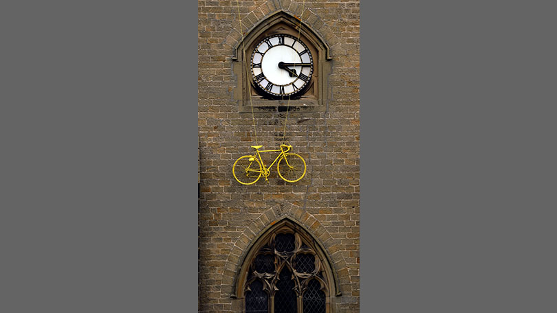 Yellow bike on Leyburn Church
