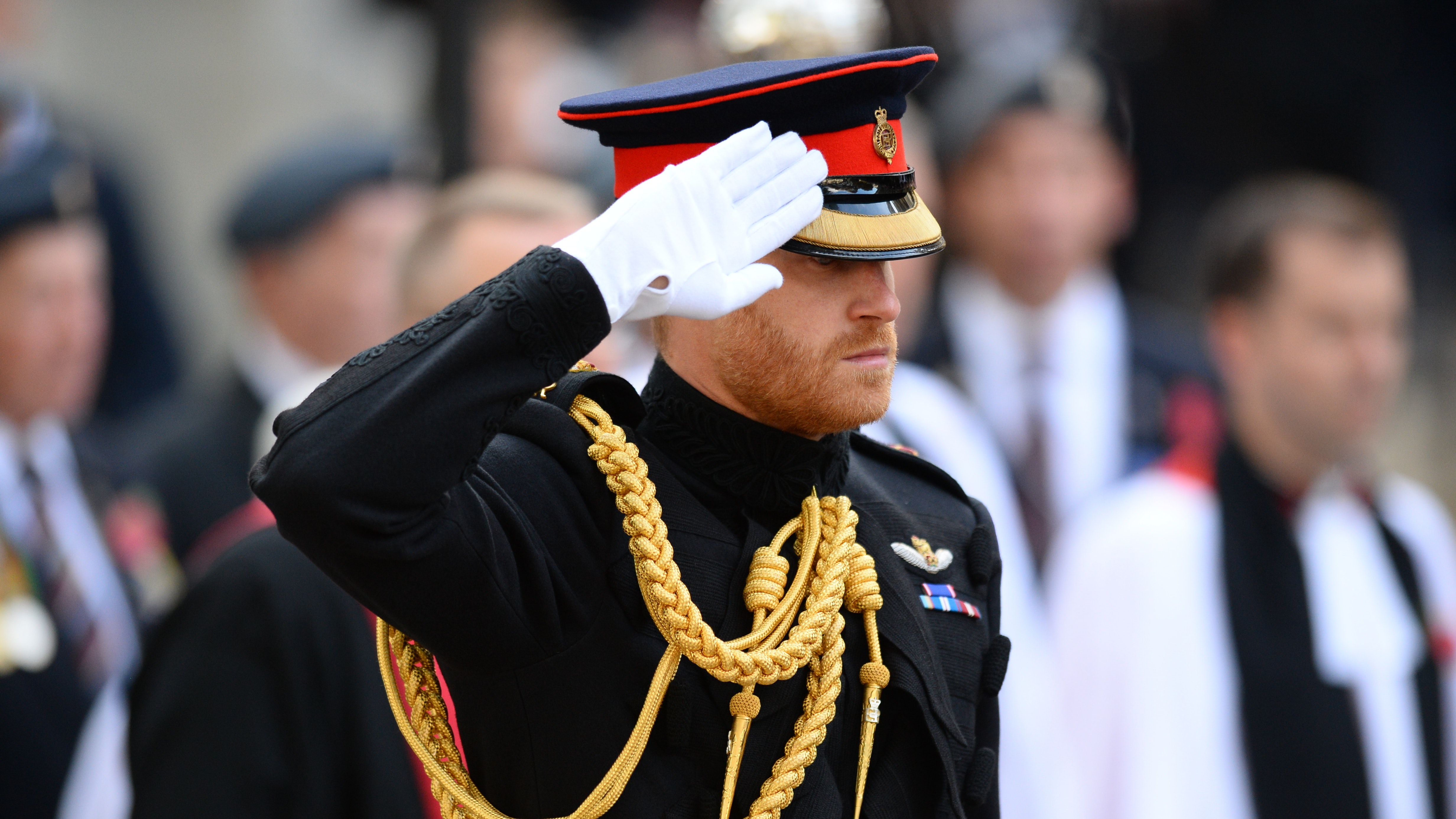 In Pictures: Harry honours war dead at Westminster Abbey | BT